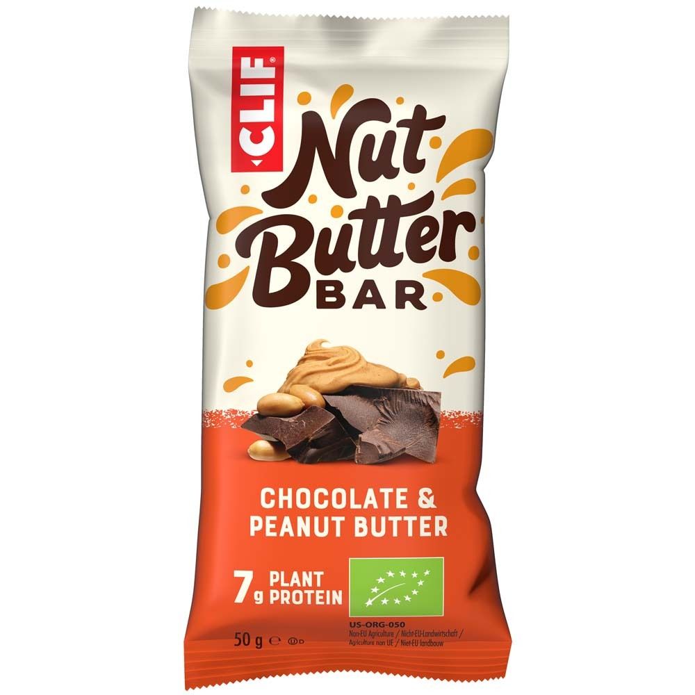 Emballage de barre. Inscription: CLIF Nut Butter Bar, Chocolate & Peanut Butter. Contient 7g de protéines végétales. Label bio.