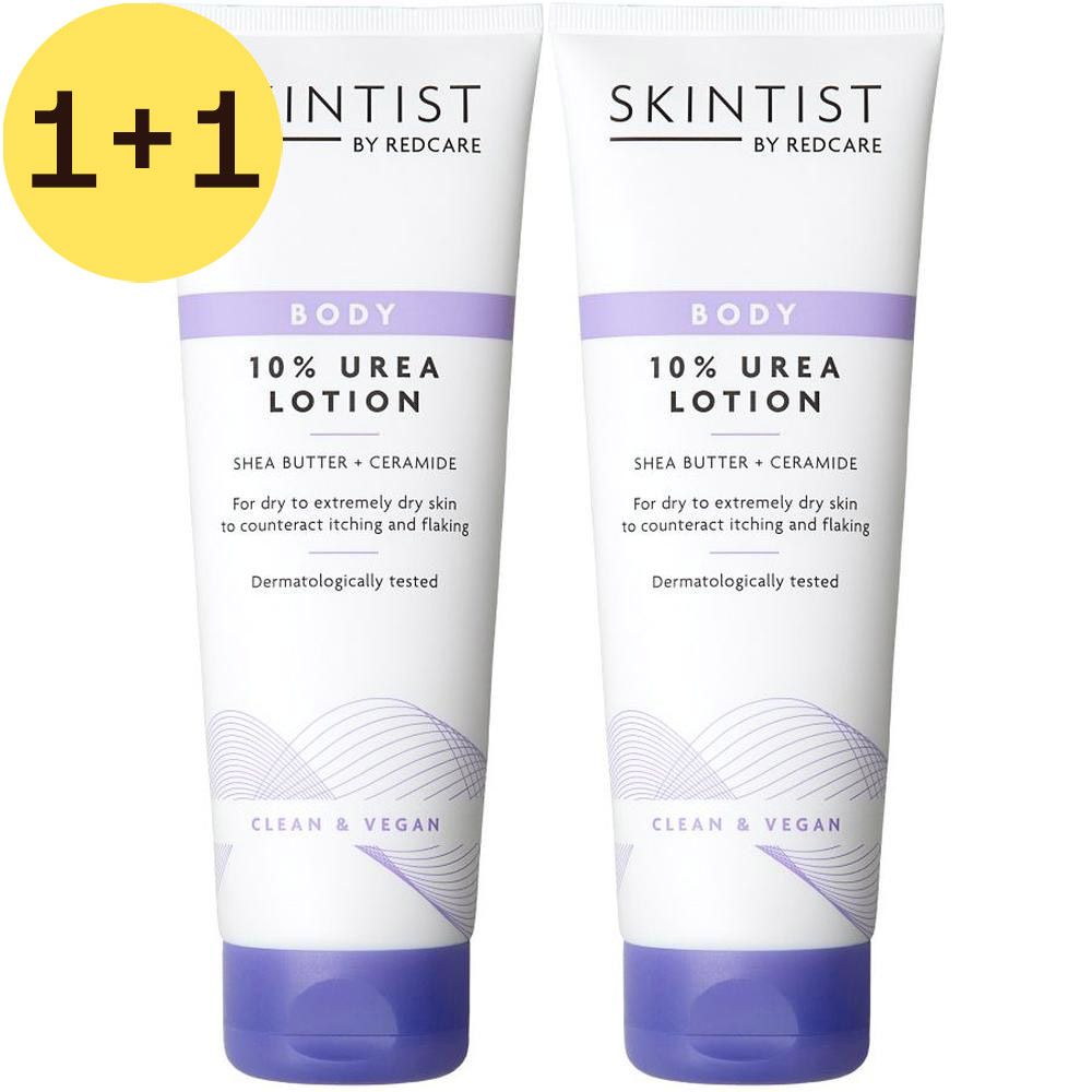 Deux tubes de SKINTIST Body 10% Urea Lotion. Blanc, accents violets. Texte: 10% Urea Lotion, Shea Butter + Ceramide, Clean & Vegan. Autocollant jaune: 1+1.