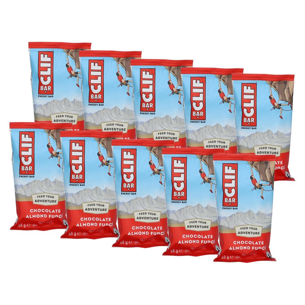 Plusieurs barres CLIF BAR emballées. Inscription : Chocolate Almond. Illustration d'un grimpeur.