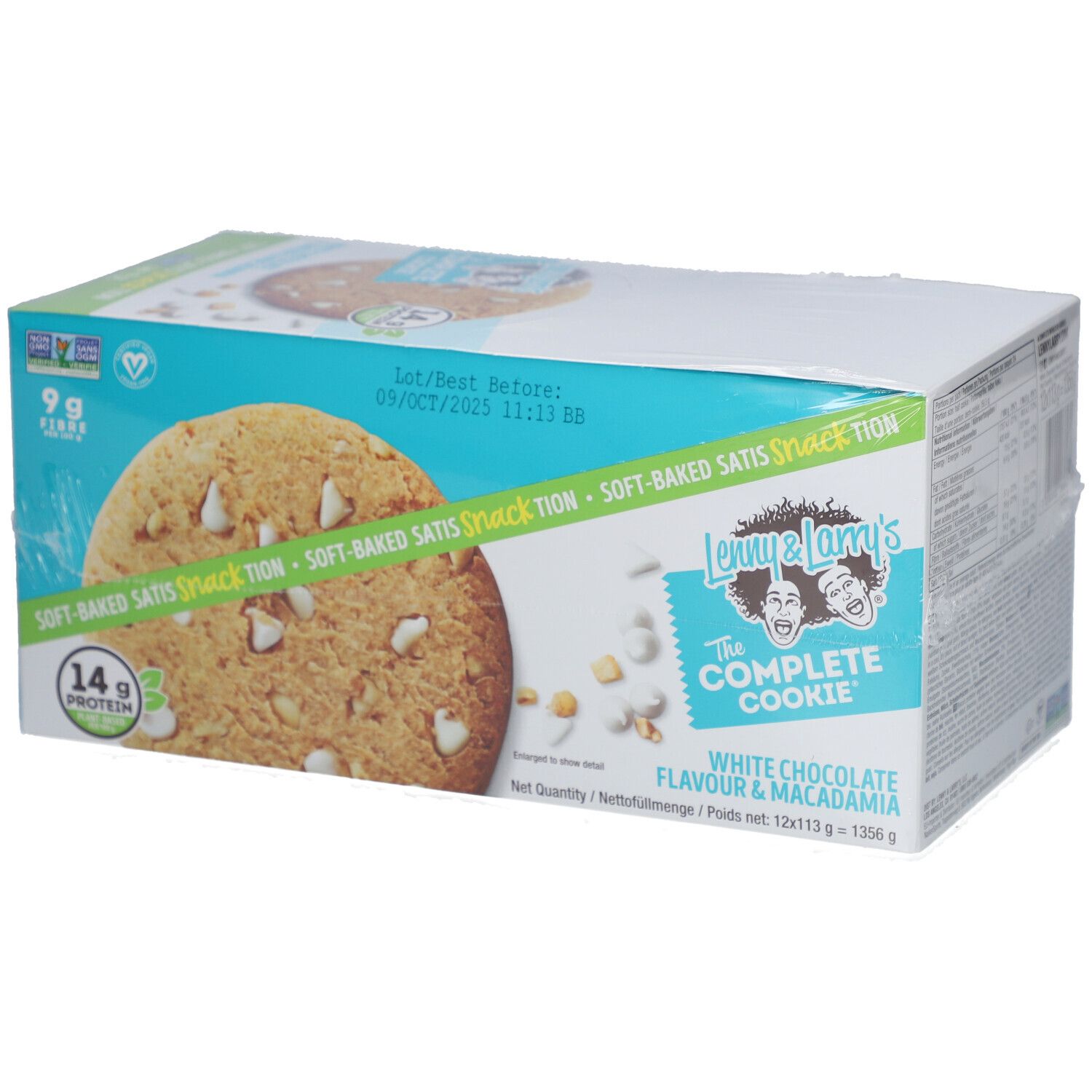 Boîte de Lenny & Larry's The Complete Cookie® White Chocolate Flavored Macadamia. Emballage bleu avec image de cookie et date de péremption.