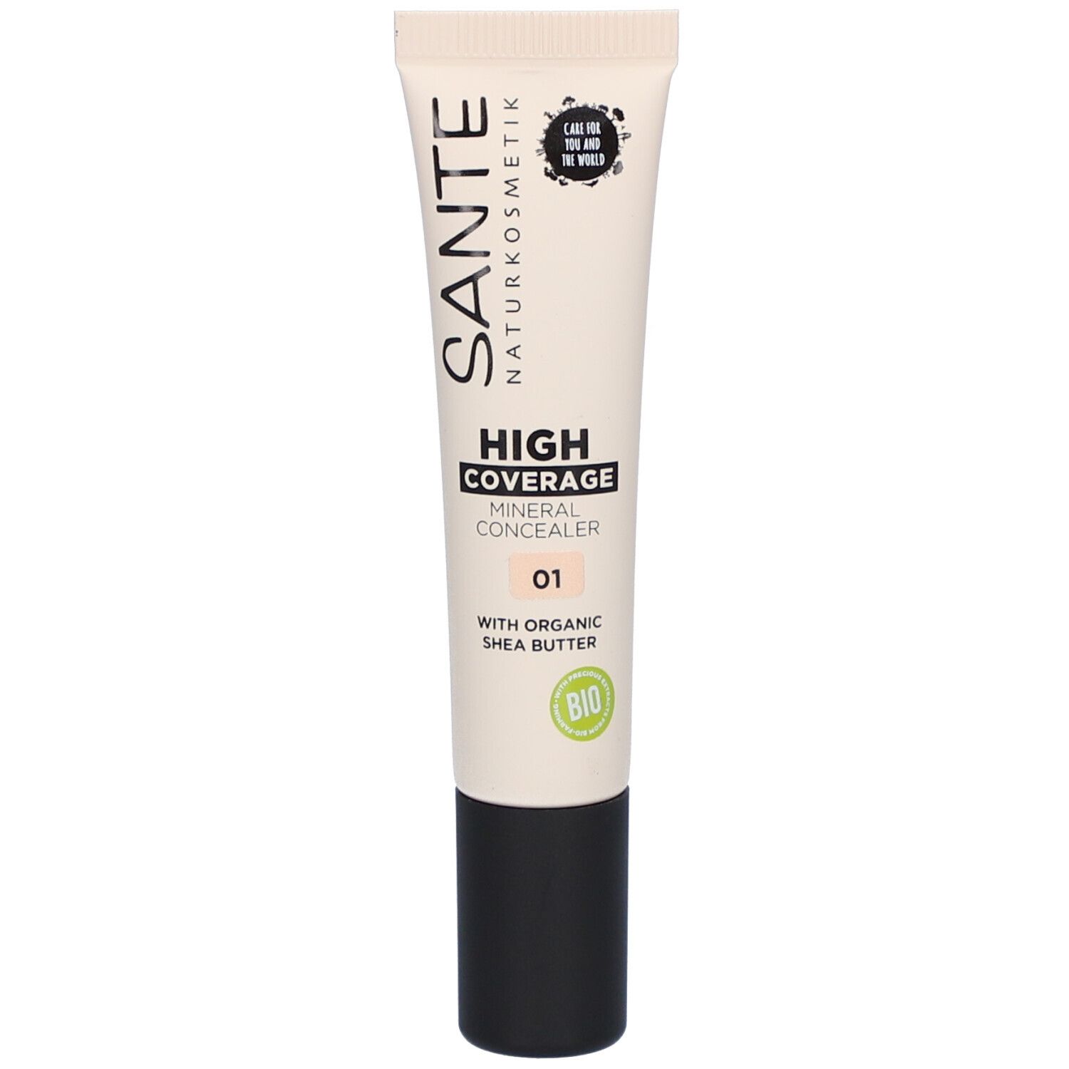 Tube beige avec bouchon noir. Inscription: SANTE, High Coverage Mineral Concealer 01, label bio.