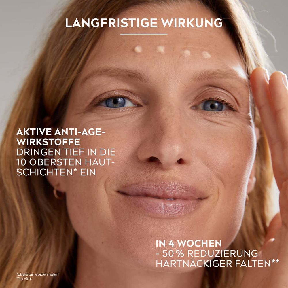Femme avec crème NIVEA Q10 Anti-Falten Experte appliquée sur le front, avec texte sur les ingrédients actifs.