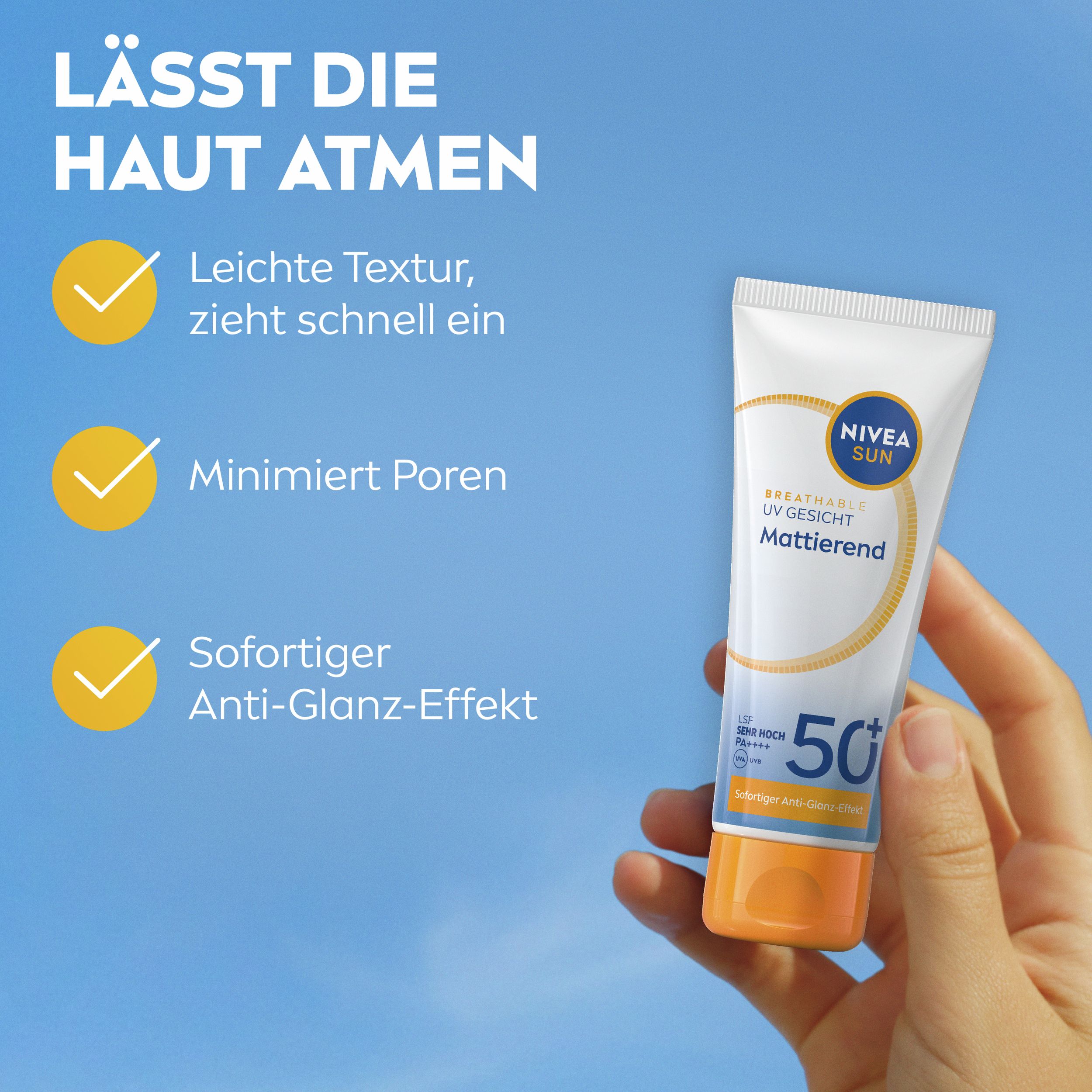 Main tenant un tube NIVEA SUN Breathable UV Gesicht mattierend. Texte: Texture légère, minimise les pores, effet anti-brillance.