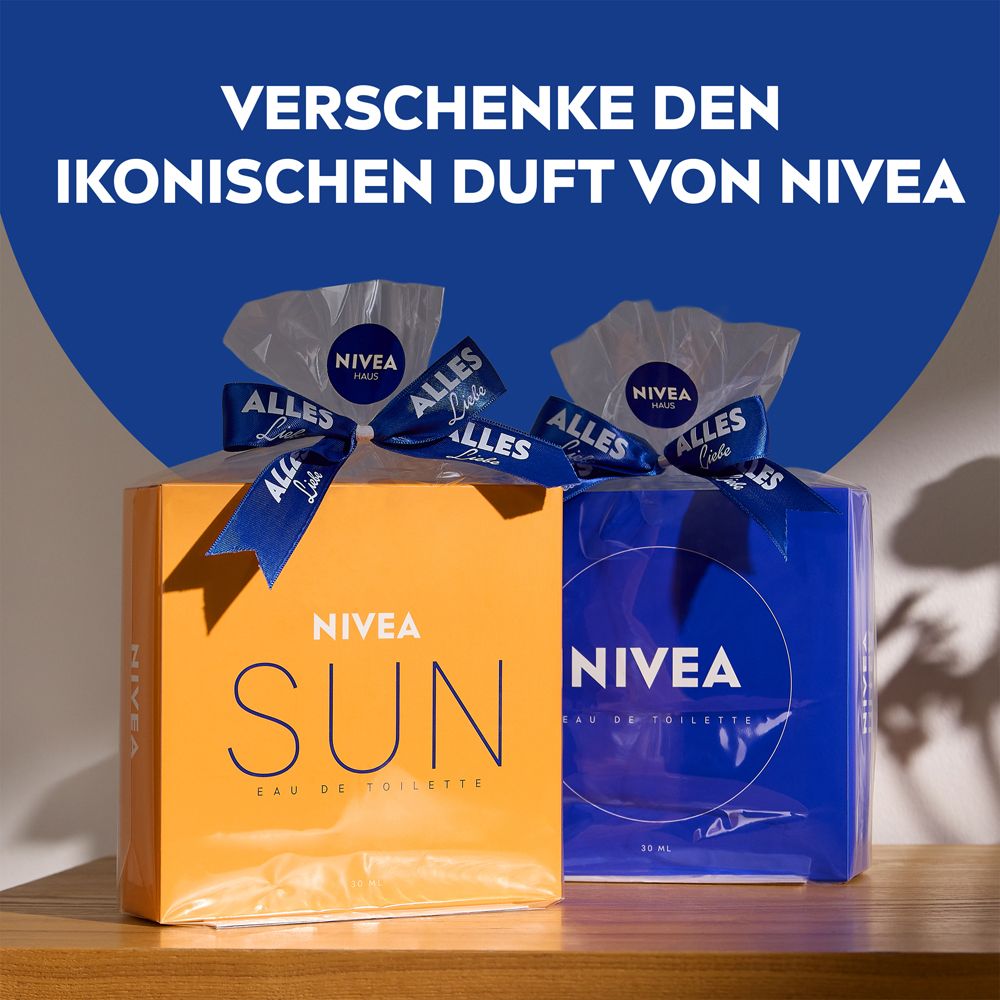 Deux coffrets cadeaux NIVEA SUN Eau de Toilette, emballés avec des rubans, texte : 'Offrez le parfum iconique de NIVEA'.