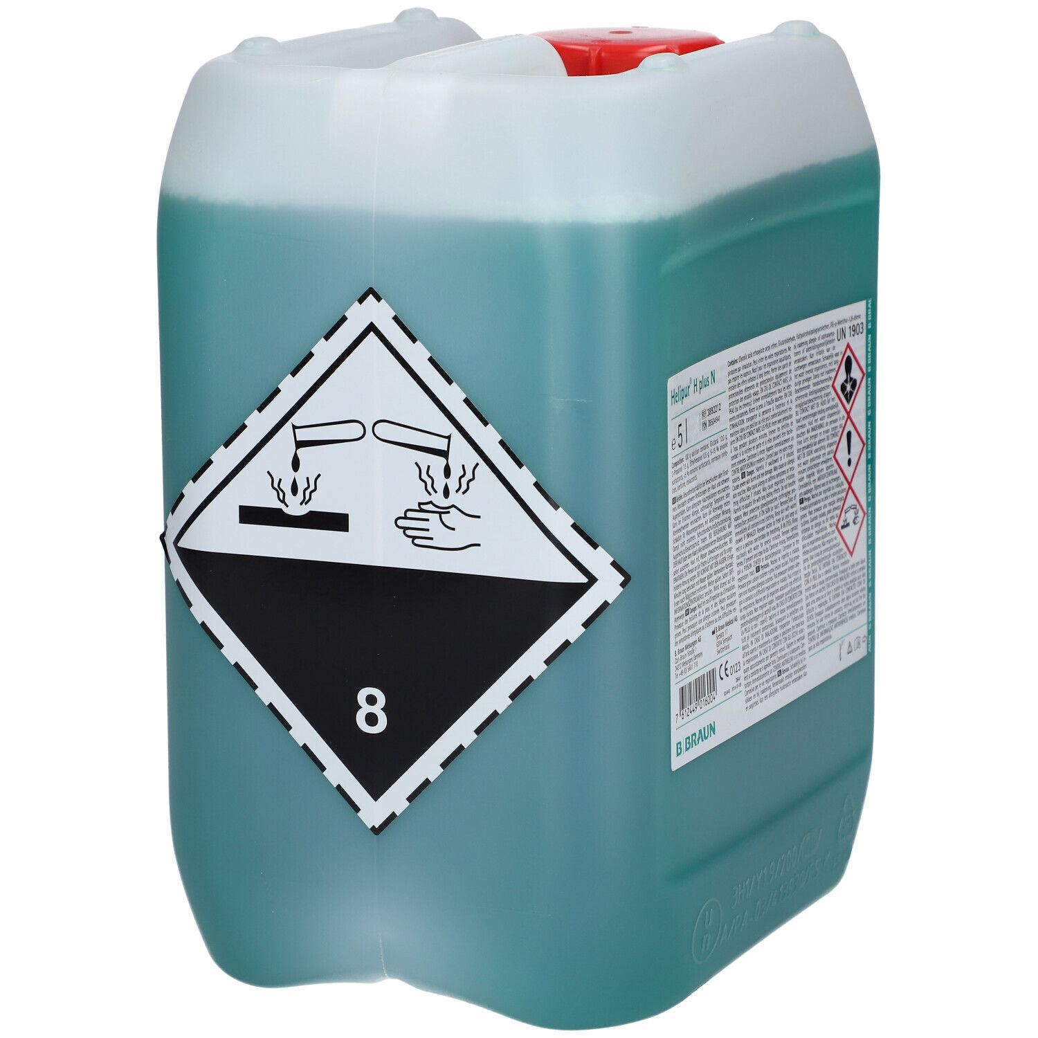 Bidon de liquide vert. Symbole de danger corrosif. Inscription: Helipur H plus N. Logo B. Braun.