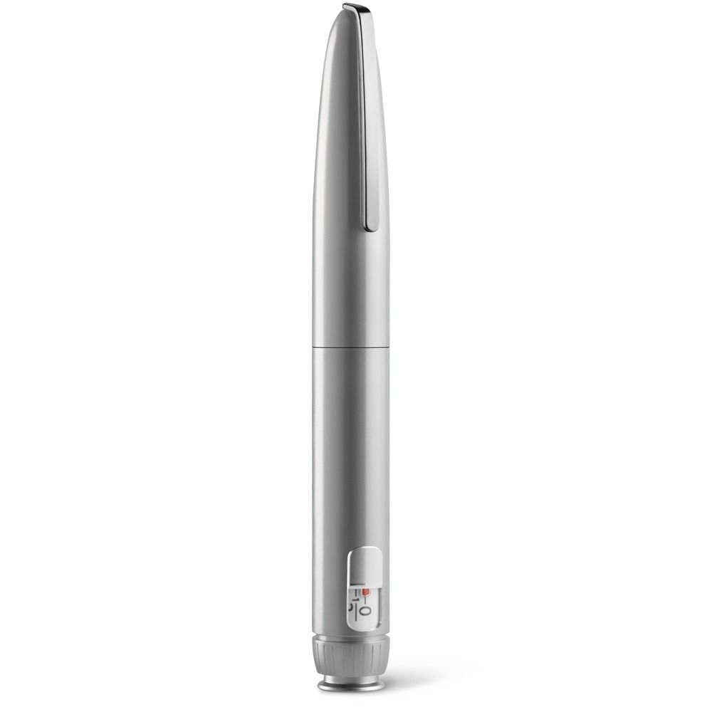 Stylo injecteur argenté. Avec capuchon, fenêtre de dosage et échelle. Logo du fabricant.