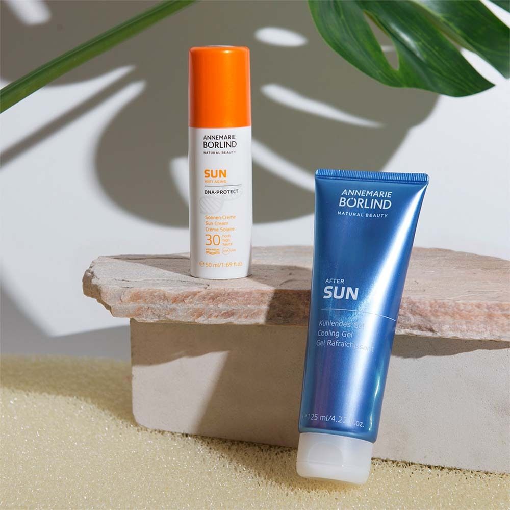 Tube de crème solaire et gel après-soleil. Texte: ANNEMARIE BÖRLIND, SUN, After Sun, SPF 30, 75 ml.