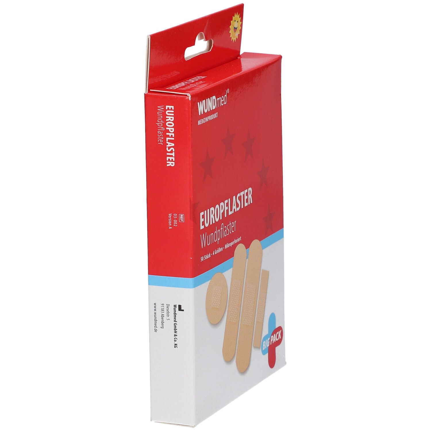 Vue latérale de l'emballage des pansements. Boîte rouge avec nom du produit et illustration de pansements.