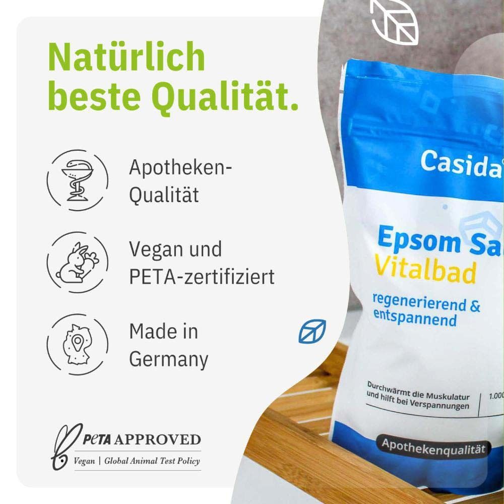 Emballage du produit dans un environnement de salle de bain. Serviettes, plante et savon en arrière-plan.