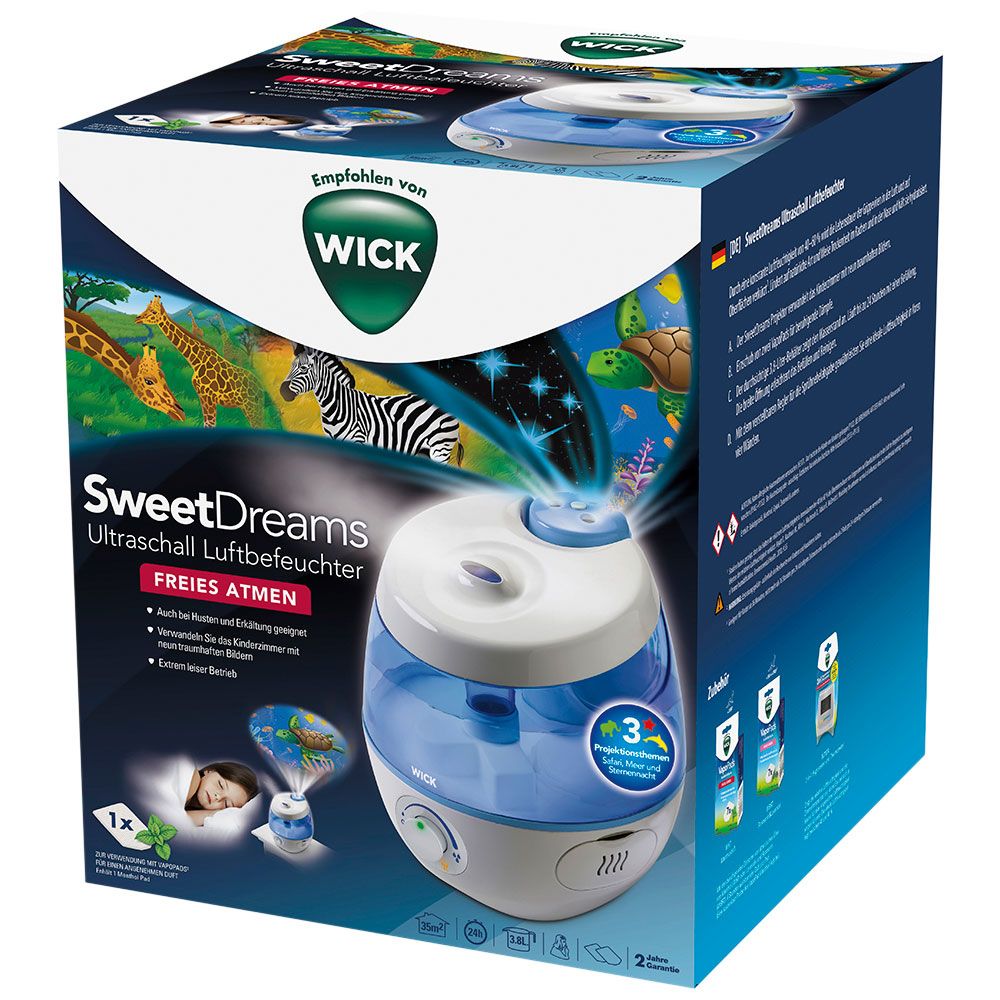 Humidificateur avec emballage. Récipient blanc et bleu, logo WICK. Texte : SweetDreams, humidificateur à ultrasons, RESPIRATION LIBRE.