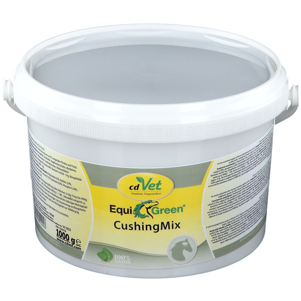 Seau blanc avec couvercle. Inscription : cdVet EquiGreen CushingMix. 1000 g. Étiquette verte et jaune avec informations sur le produit.