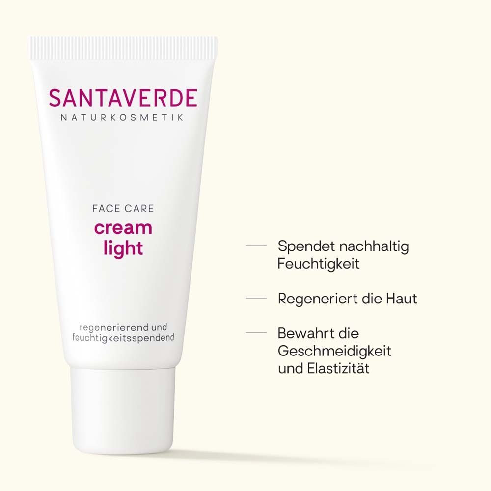 Tube blanc "cream light" avec texte. Logo SANTAVERDE. Texte : Hydrate, régénère la peau, préserve l'élasticité.