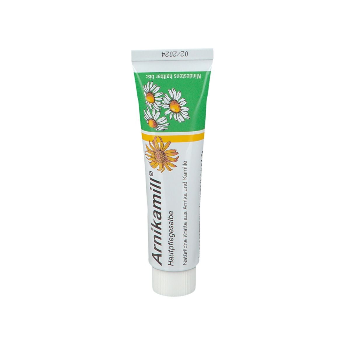 Tube de crème Arnikamill® Hautpflegesalbe. Design vert et blanc avec des fleurs de camomille. A consommer de préférence avant 02/2024.