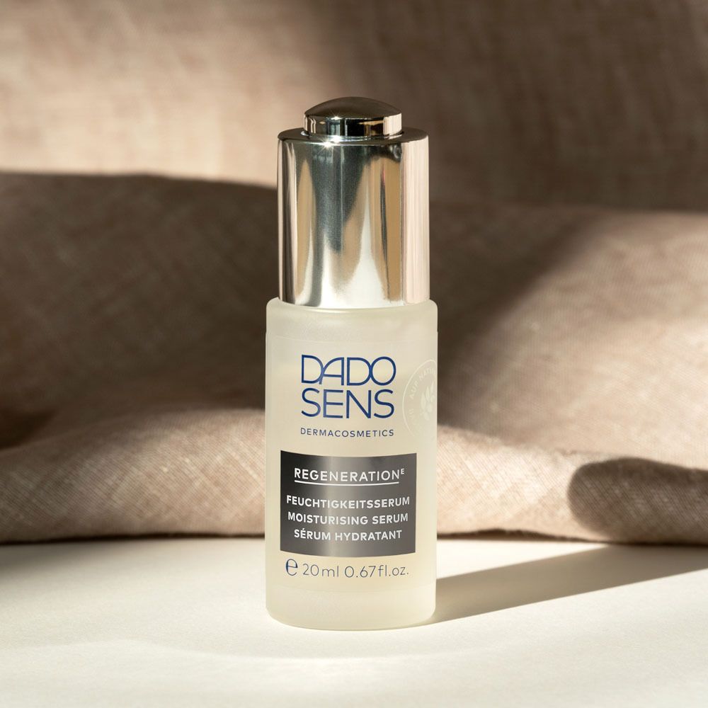 Flacon de sérum DADO SENS avec bouchon argenté. Inscription : Regeneration, 20ml.