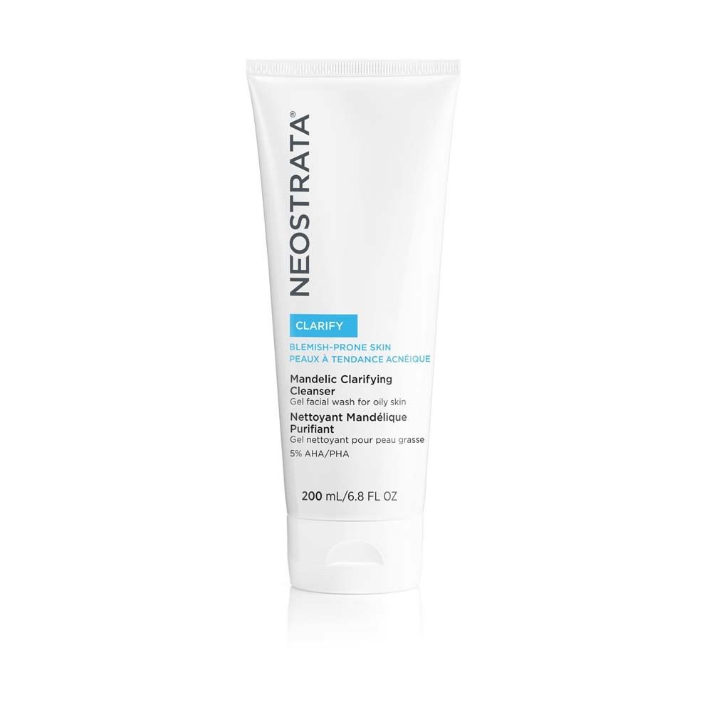 Tube blanc avec texte NEOSATRATA et informations produit. Contient Clarify Mandelic Clarifying Cleanser.