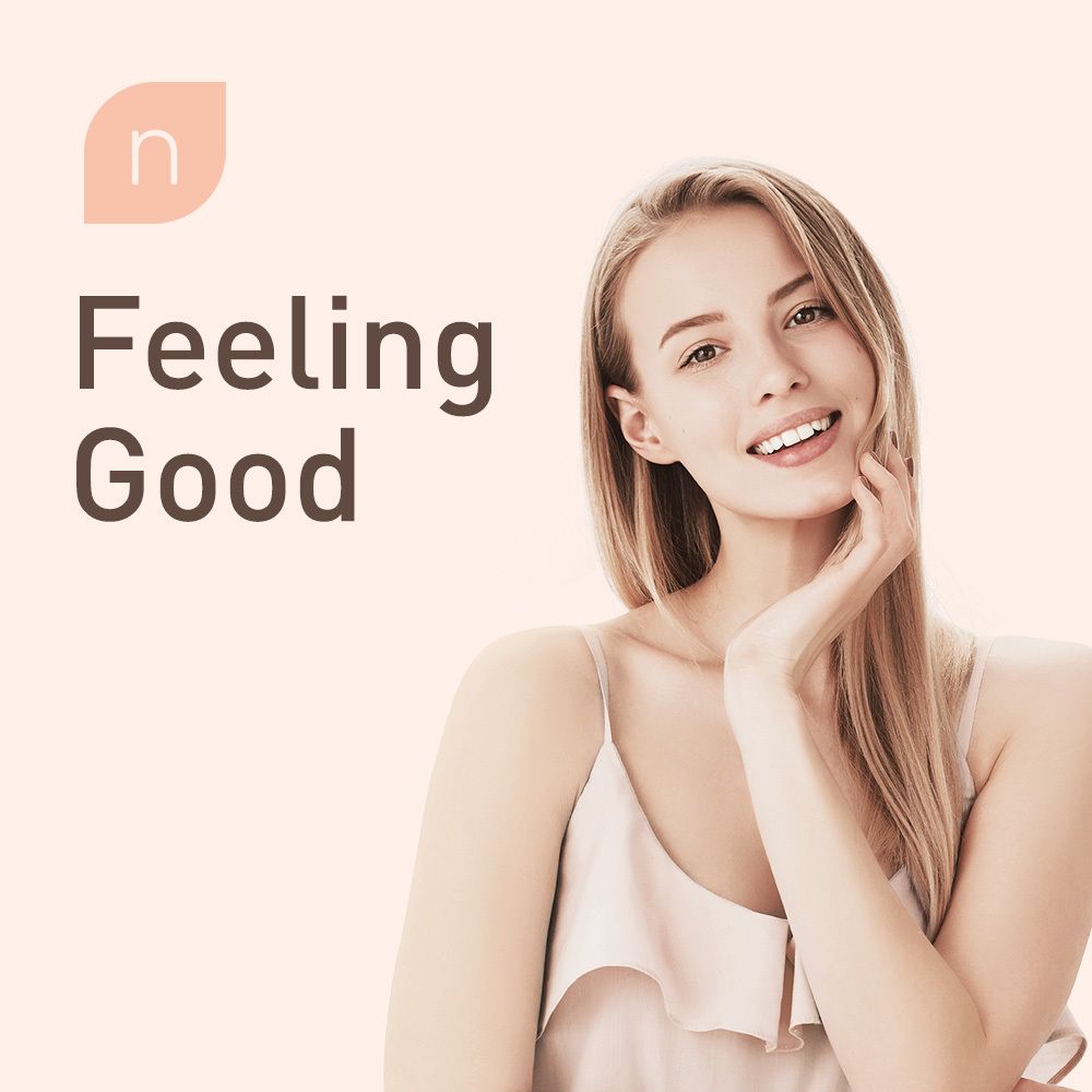Portrait d'une femme souriante. Texte : Feeling Good. Logo : n.