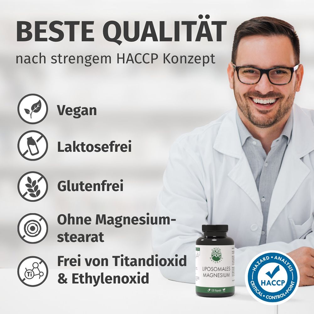 Homme en blouse de laboratoire à côté du flacon. Liste des caractéristiques : Vegan, Sans lactose, Sans gluten, HACCP.