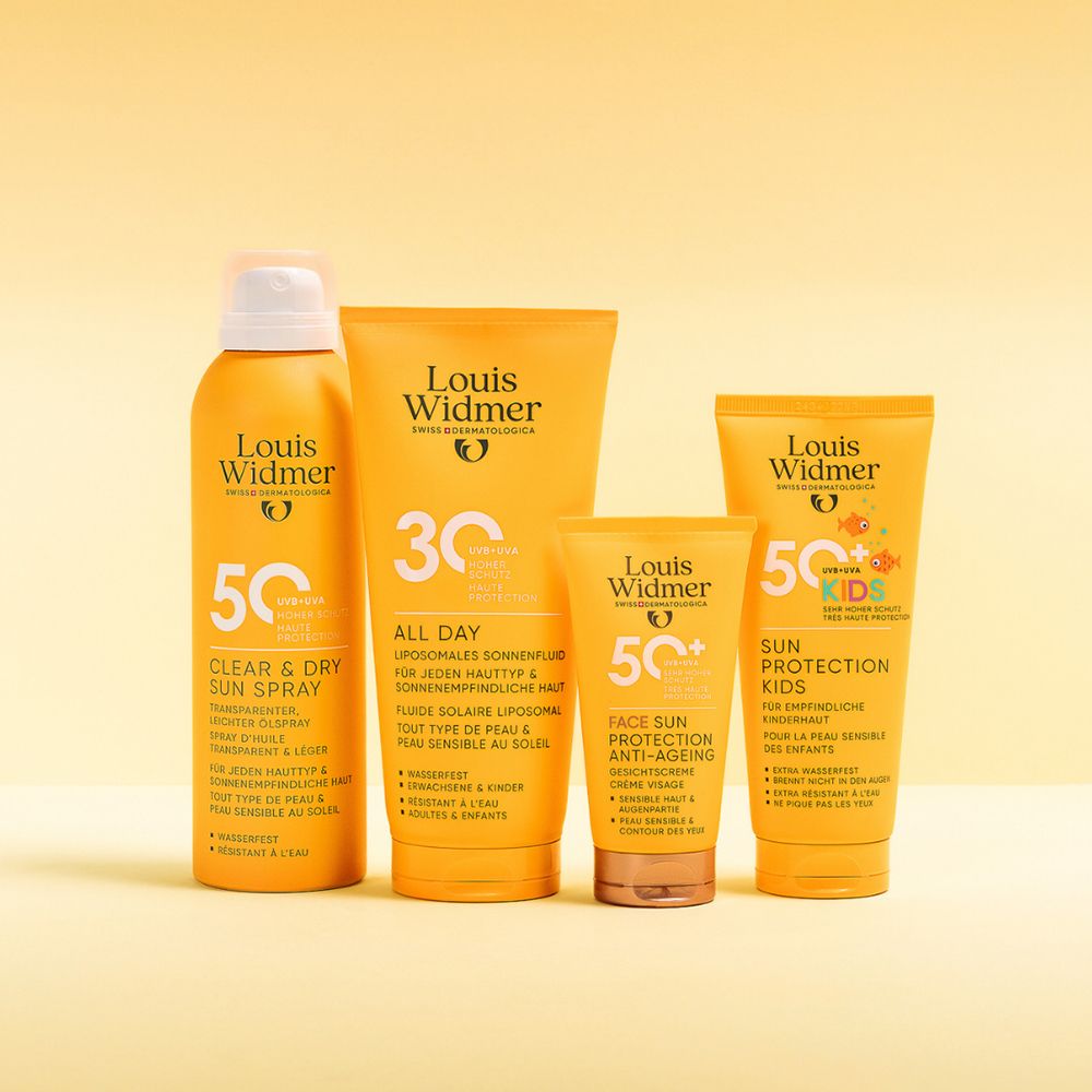 Quatre produits de protection solaire. Tubes et spray jaunes. Texte: Louis Widmer, protection solaire 50. Idéal.