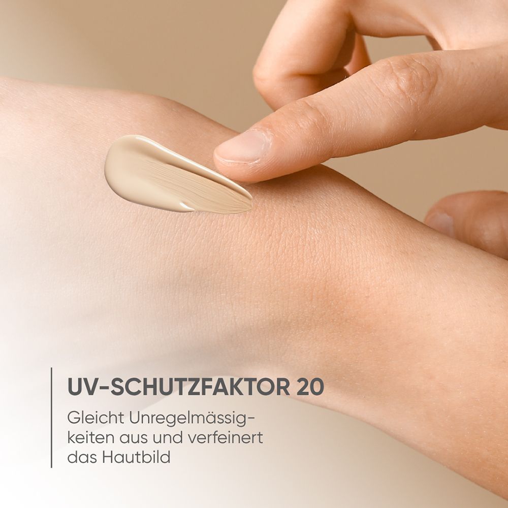 Louis Widmer nutriderm crème de jour teintée UV 20, Natural 01, appliquée sur la peau.
