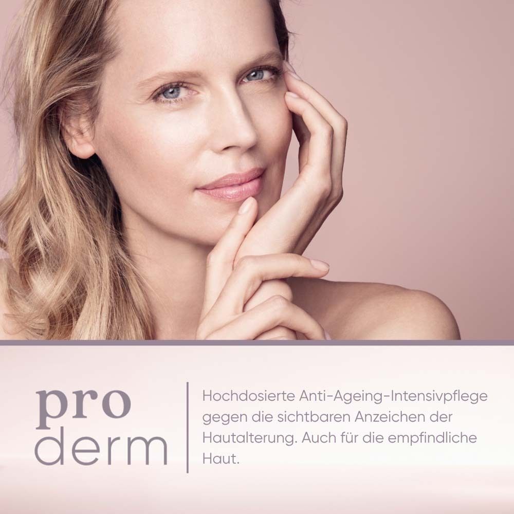 Femme touchant son visage. En arrière-plan, texte : proderm Anti-Ageing Intensive. Soin intensif anti-âge.