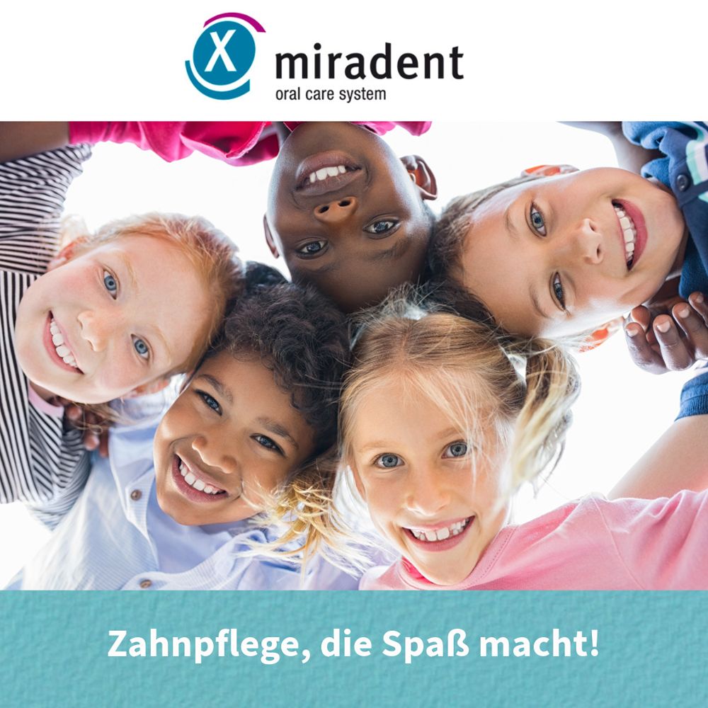 Cinq enfants regardent la caméra. Logo Miradent. Texte : Les soins dentaires qui amusent !