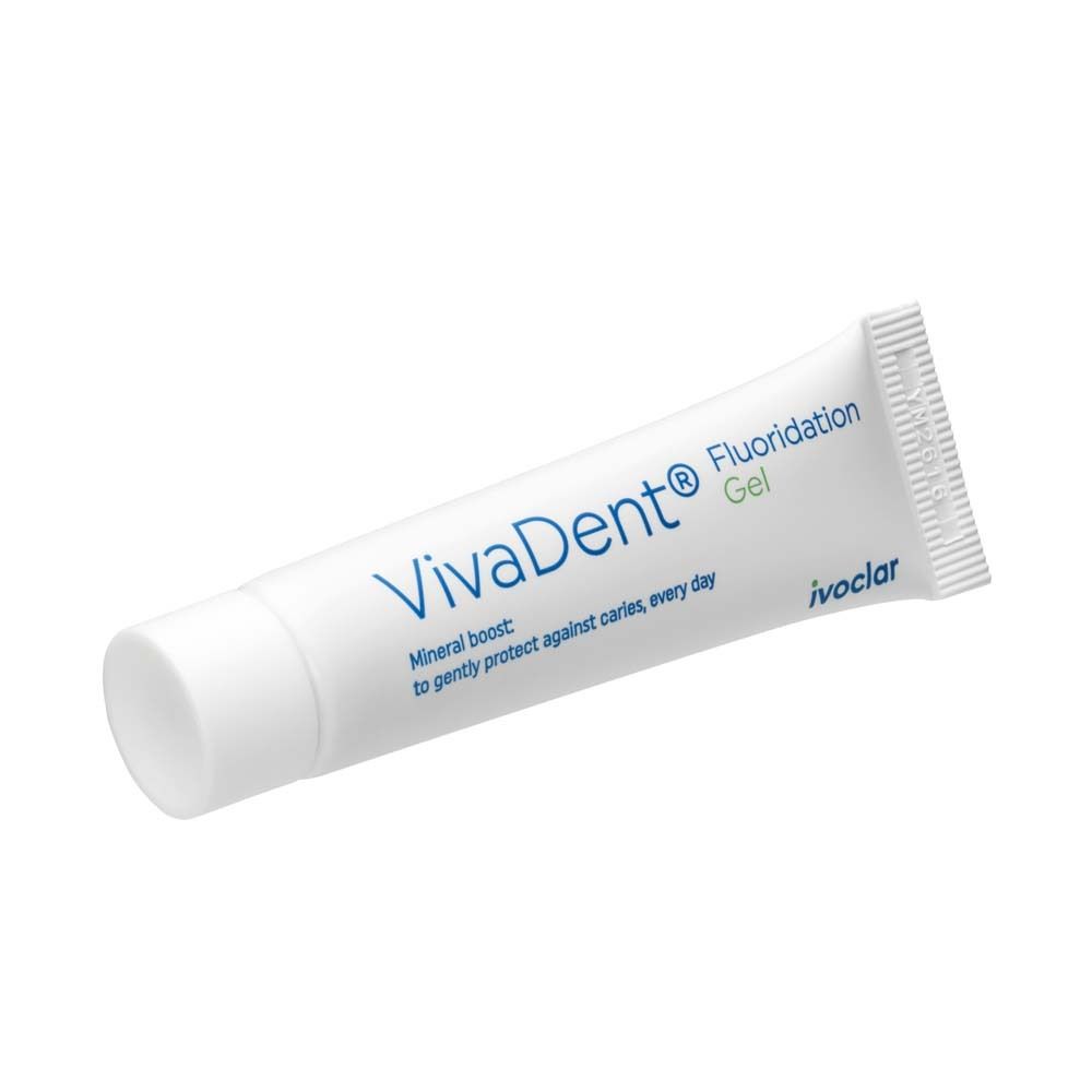 Tube de gel VivaDent® Fluoridation. Blanc, texte bleu. Fabricant : Ivoclar.