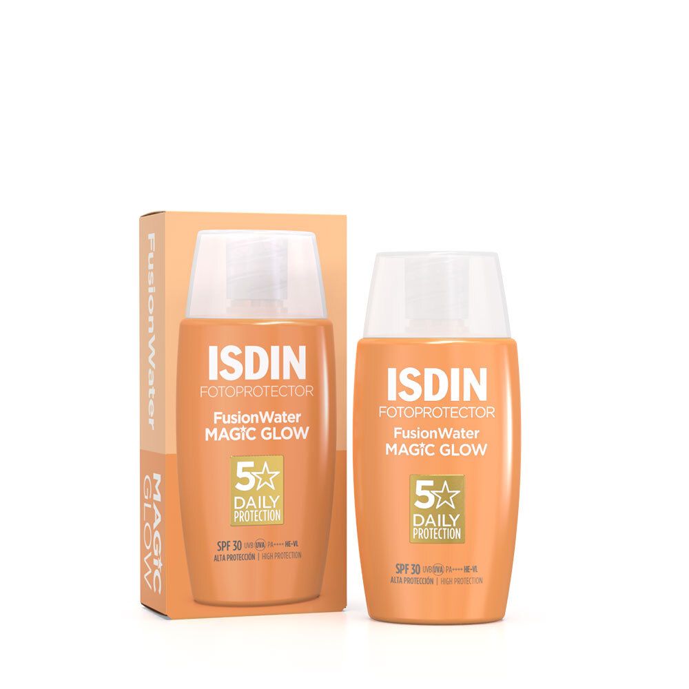 Flacon orange avec impression du produit et emballage. ISDIN Fotoprotector Fusion Water Magic Glow LSF 30.