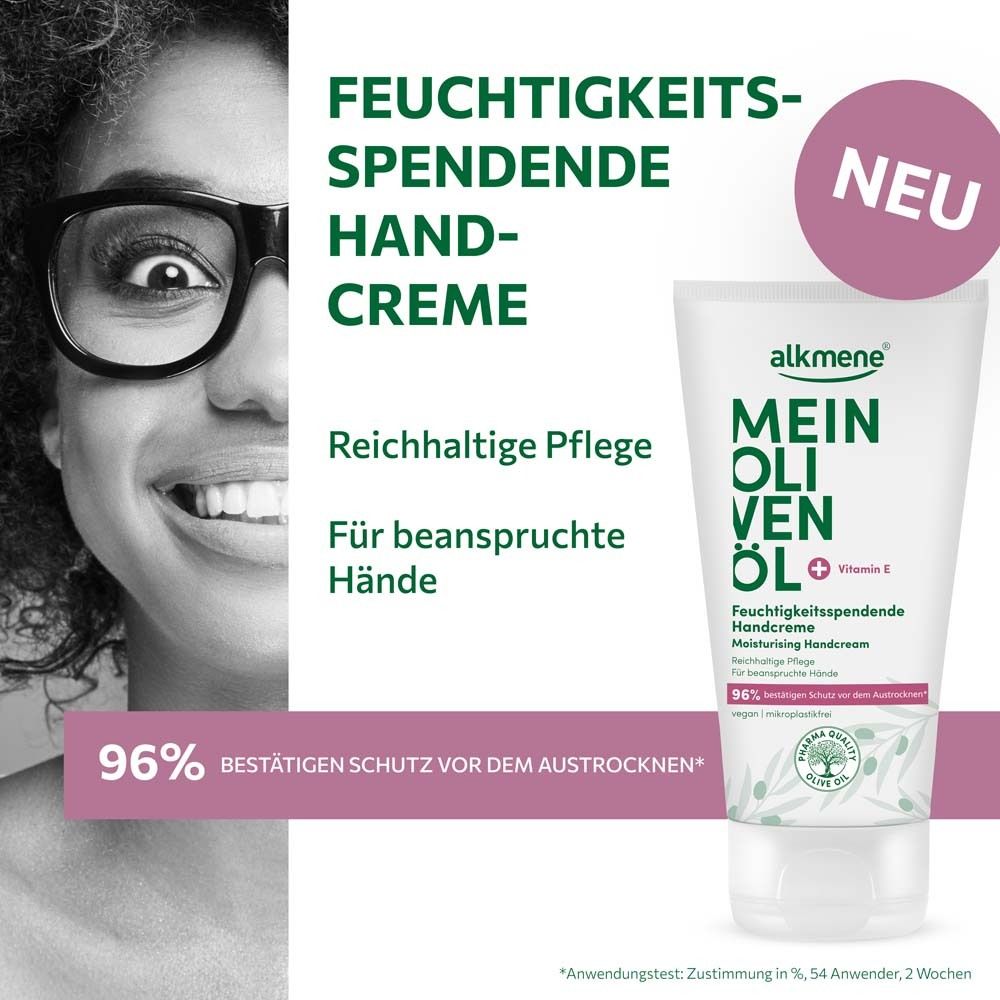 Femme avec des lunettes et crème pour les mains. Tube de crème pour les mains: MEIN OLIVENÖL, Crème hydratante pour les mains. Texte: Soin riche, Pour les mains abîmées.