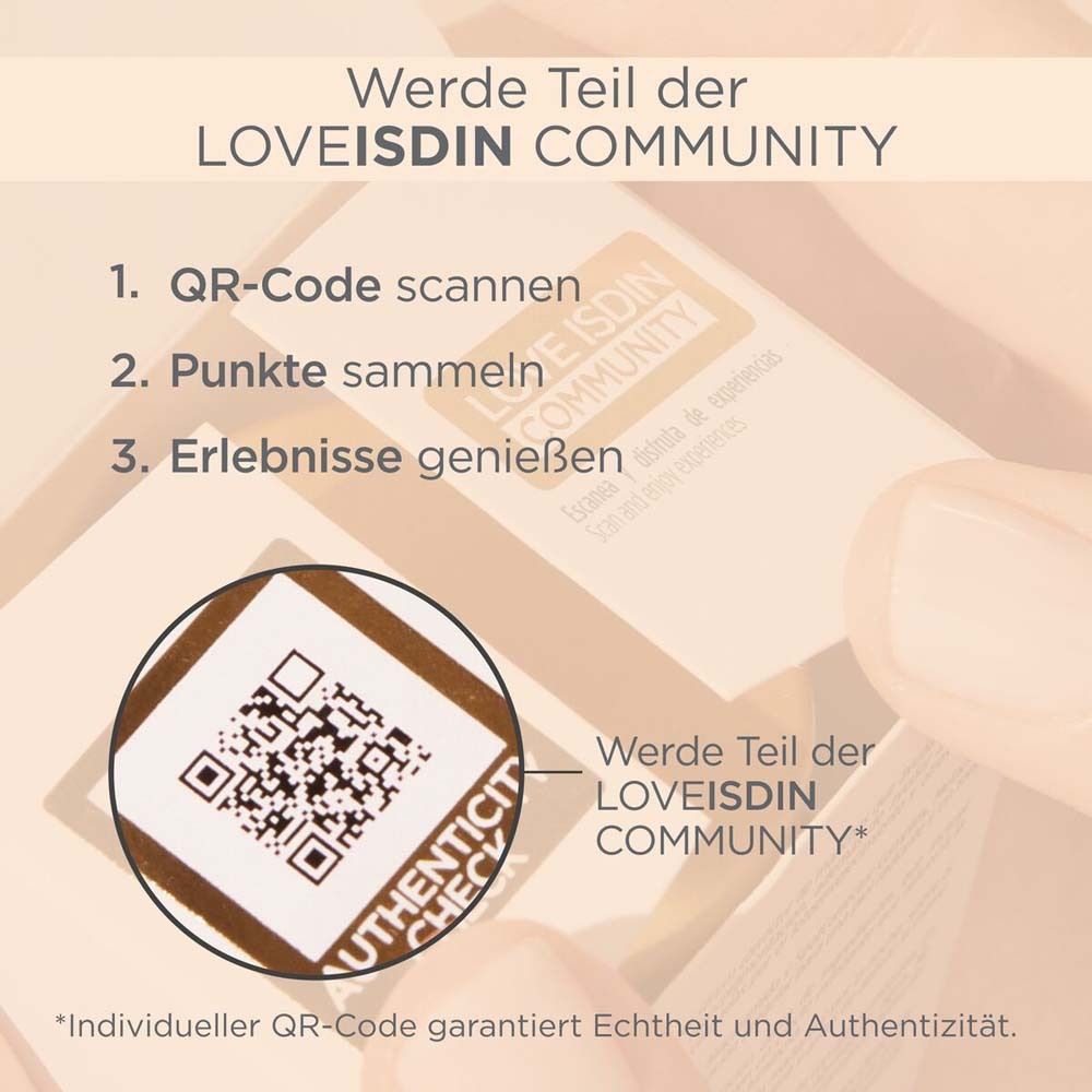 Gros plan d'un code QR sur une carte. Texte : Rejoignez la communauté LOVEISDIN.