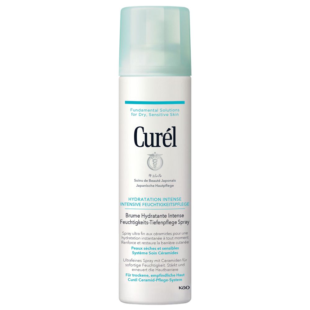 Spray blanc avec bouchon bleu clair. Inscription : Curél, caractères japonais, spray hydratant. Pour peaux sèches et sensibles.