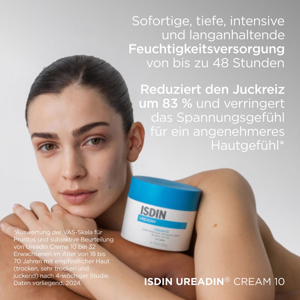 Femme tenant un pot de crème à couvercle bleu. Inscription: ISDIN UREADIN CREAM 10. Texte: Hydratation jusqu'à 48 heures.