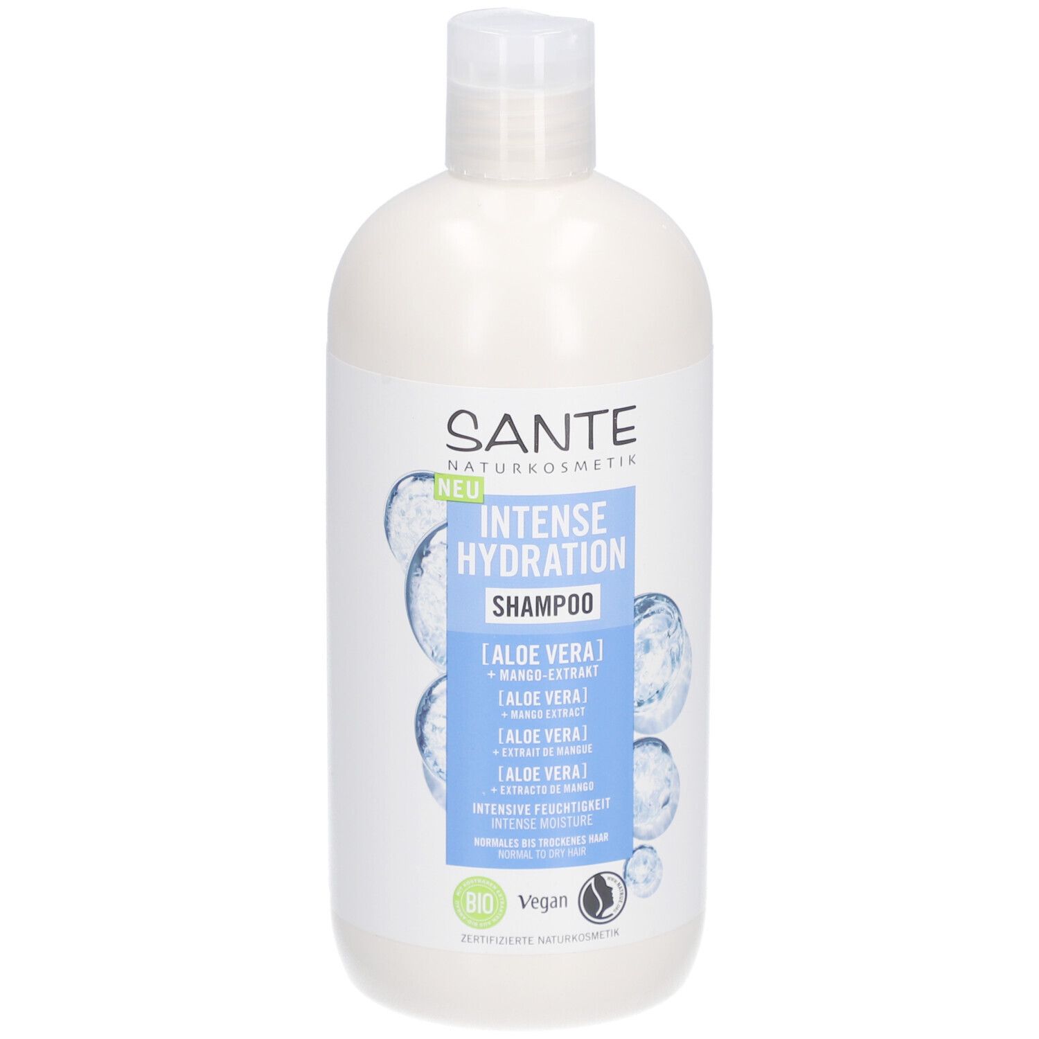 Flacon de shampooing blanc avec étiquette bleue. Texte: SANTE, INTENSE HYDRATION Shampoo, Aloe Vera, extrait de mangue. Label Bio, Vegan.