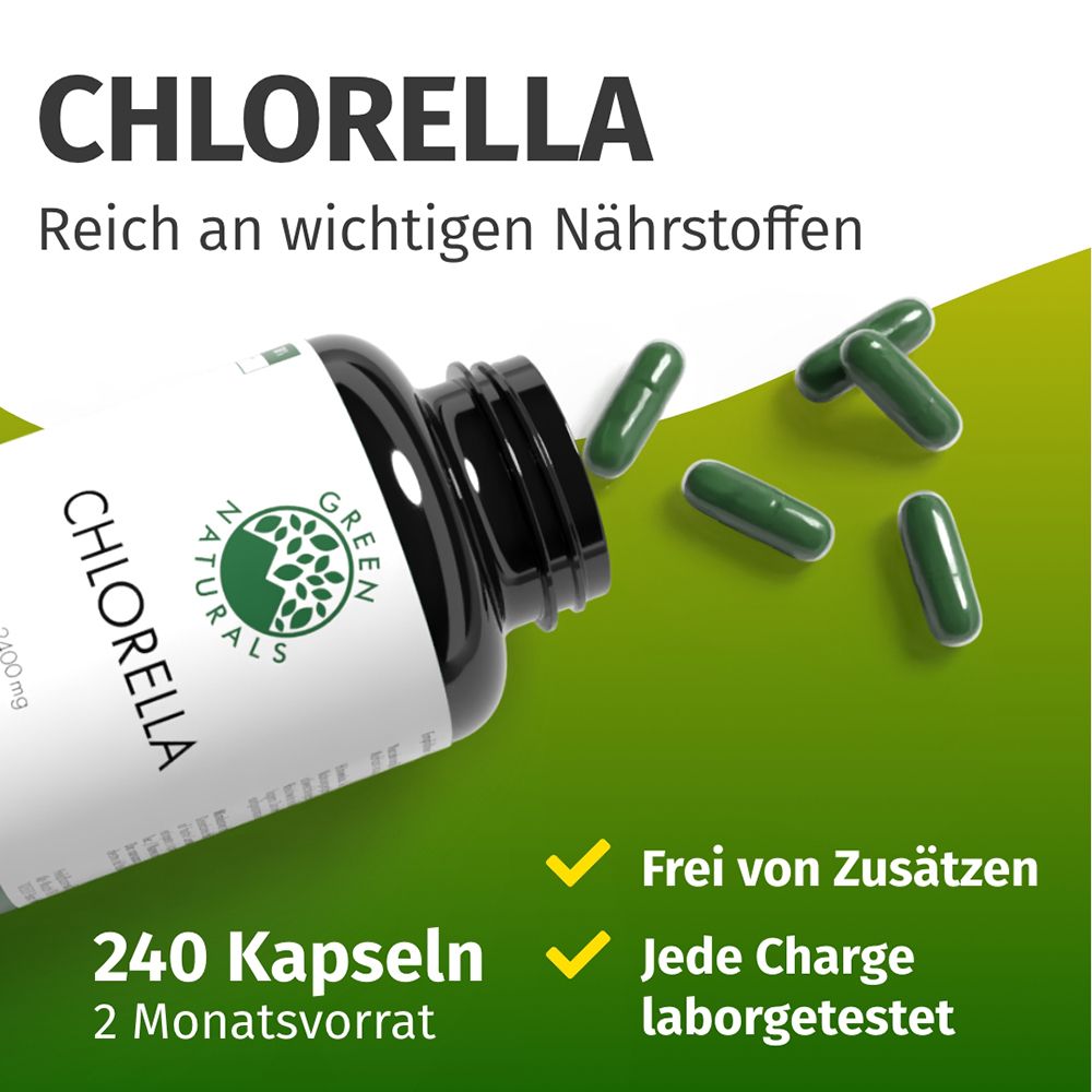 Gélules vertes de Chlorelle à côté d'un flacon. 240 gélules, approvisionnement de 2 mois. Testé en laboratoire.