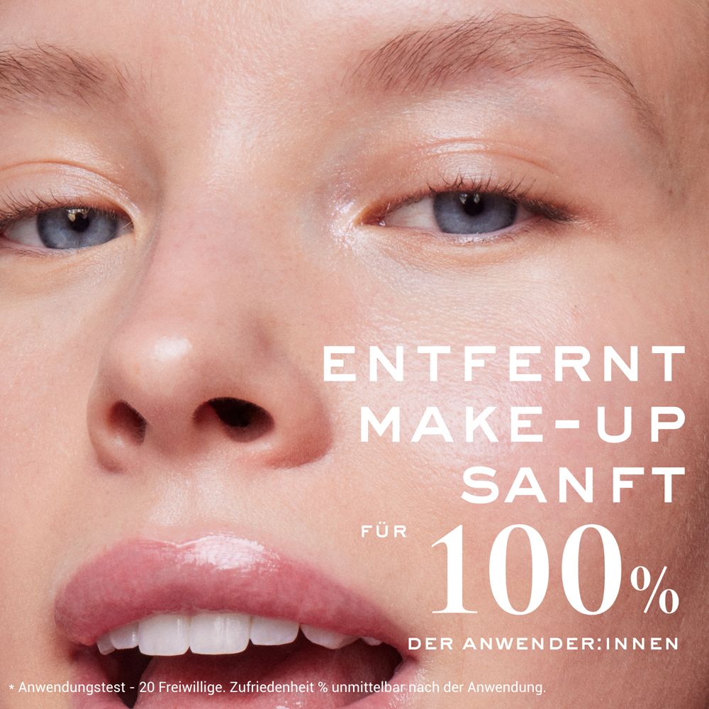 Gros plan sur un visage. Texte : Enlève le maquillage en douceur pour 100% des utilisateurs.