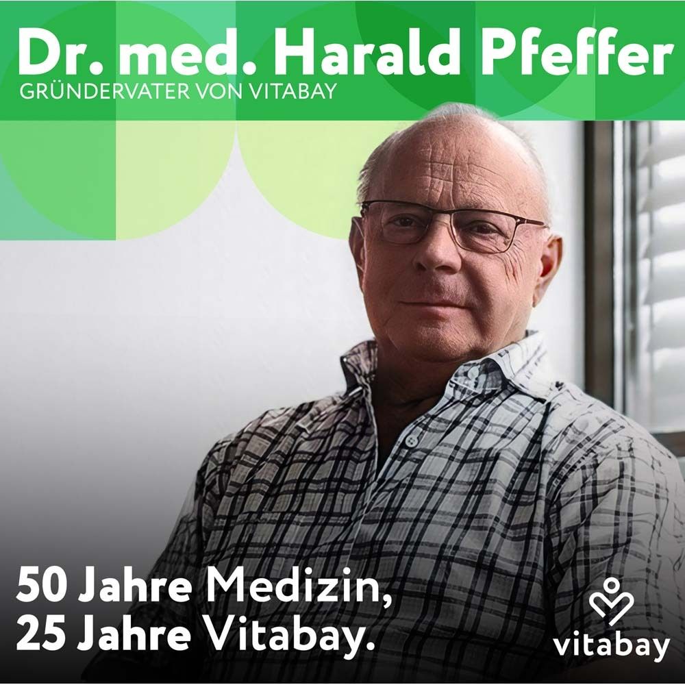 Portrait d'un homme âgé avec des lunettes. Texte : Dr. med. Harald Pfeffer, fondateur de Vitabay. 50 ans de médecine, 25 ans Vitabay.