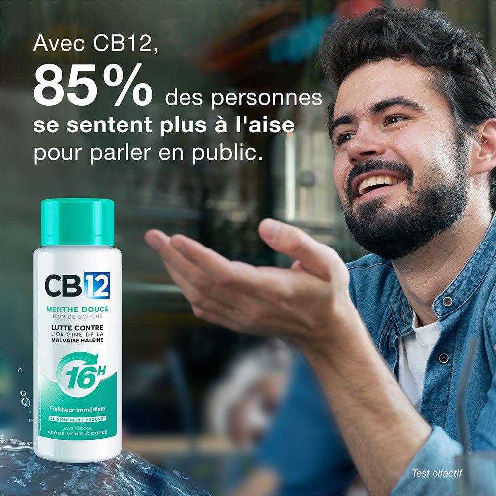 Homme parlant avec assurance. "Avec CB12, 85% se sentent plus à l'aise pour parler en public".