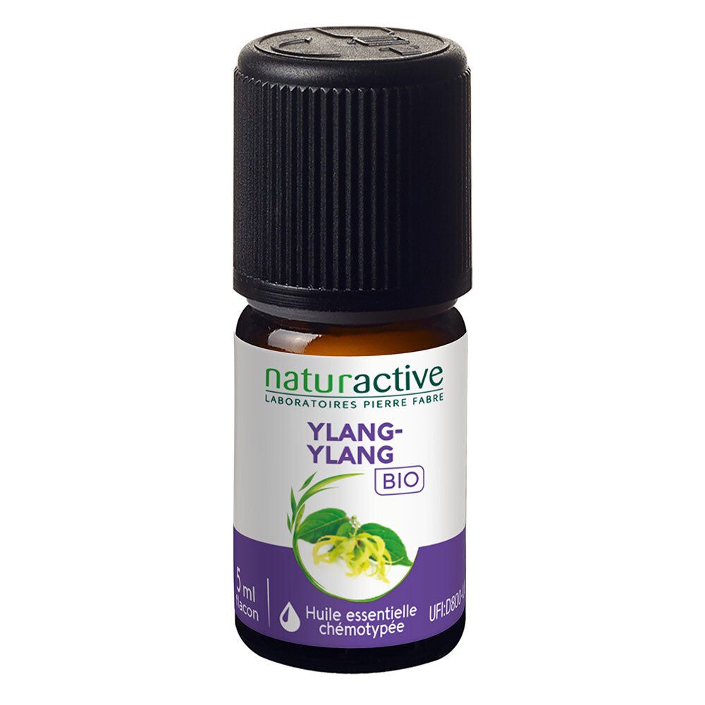 Petit flacon d'huile Ylang-Ylang avec bouchon noir. Inscription: Huile essentielle biologique. Flacon 5 ml.