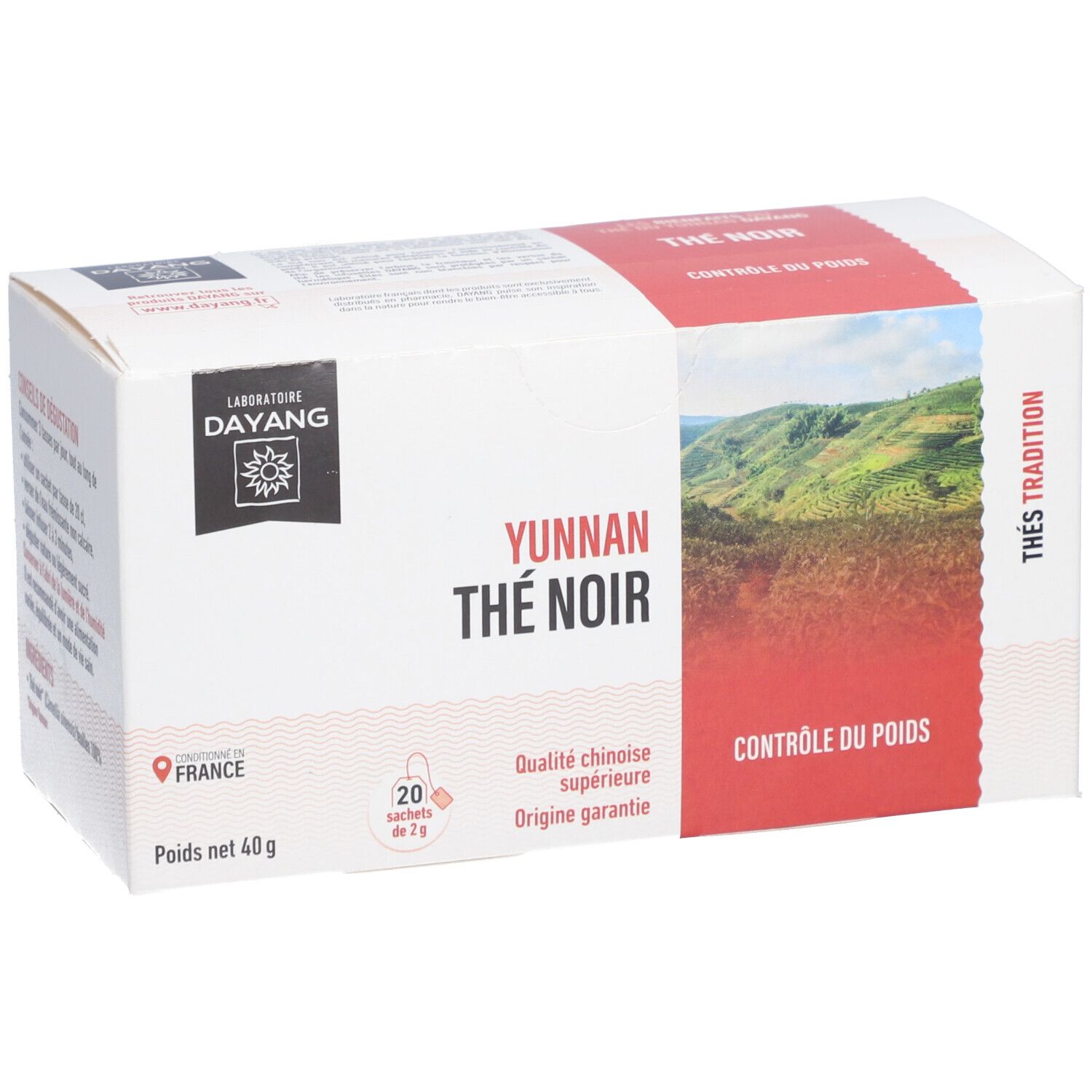 Boîte blanche et rouge. Inscription: YUNNAN THÉ NOIR, CONTROLE DU POIDS. Marque: DAYANG. Contient 20 sachets de thé, 40g.