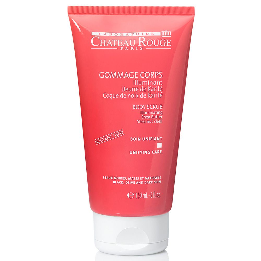 Tube rose avec bouchon blanc. Inscriptions : Château Rouge, Gommage Corps, Body Scrub. Contient beurre de karité et coques de noix de karité.