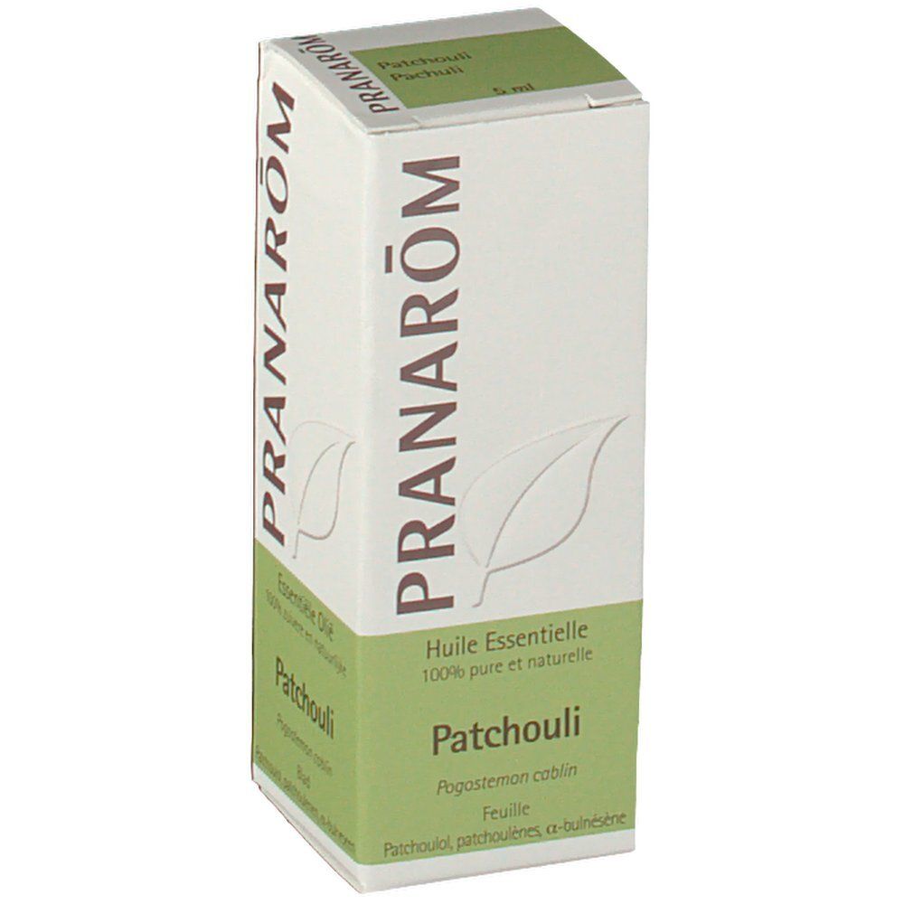 Boîte en carton avec informations produit. Inscription: PRANAROM, Patchouli, 100% pur et naturel.