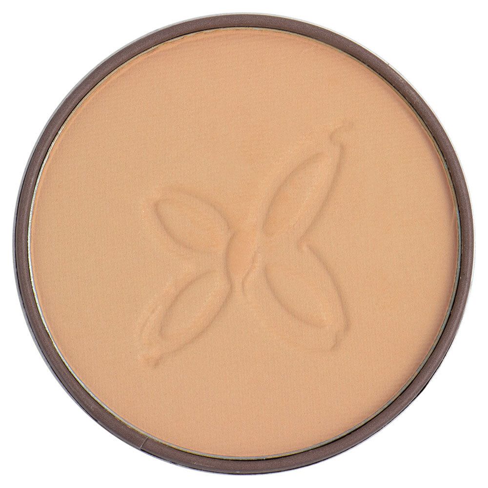 Poudre compacte beige dans un boîtier rond. Surface avec motif papillon en relief. Bord marron.