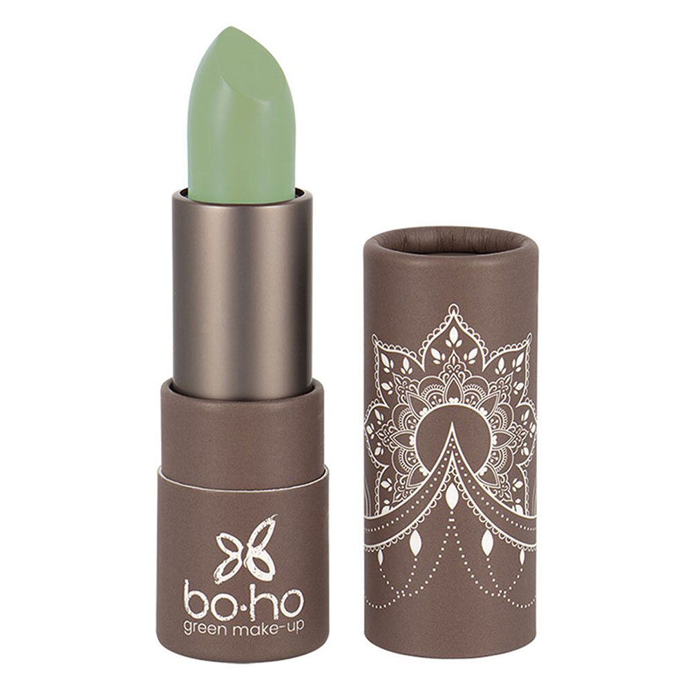 Rouge à lèvres vert dans un étui marron. Marque : bo-ho green make-up. Étui et couvercle séparés.