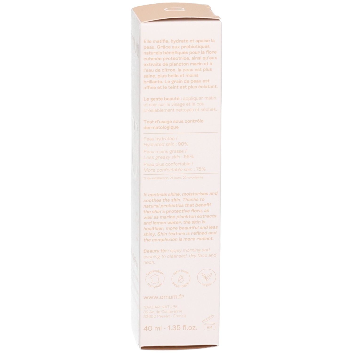 Côté de l'emballage de crème visage OMUM Ma Jolie Peau avec conseils d'utilisation et labels.