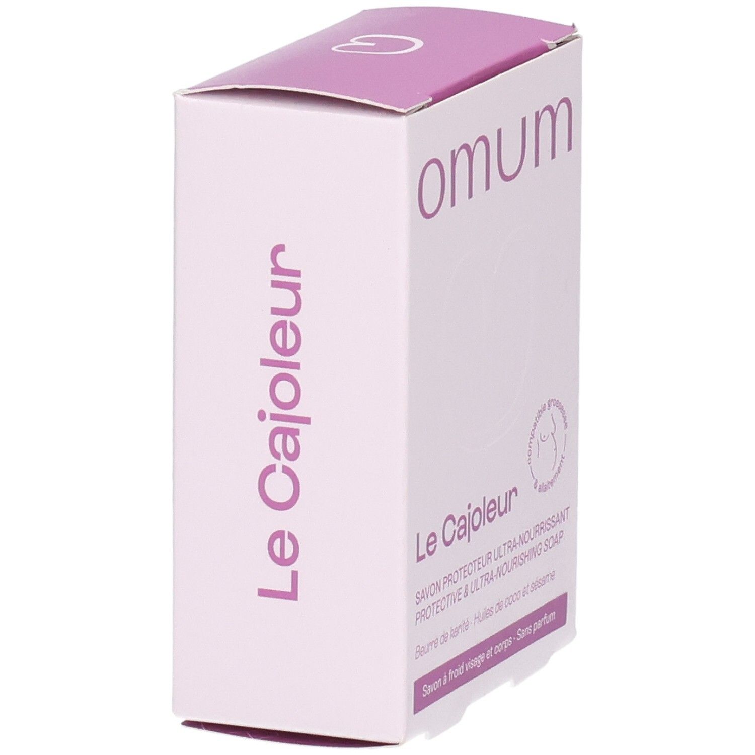 Vue latérale de l'emballage du savon OMUM Le Cajoleur avec le nom du produit.