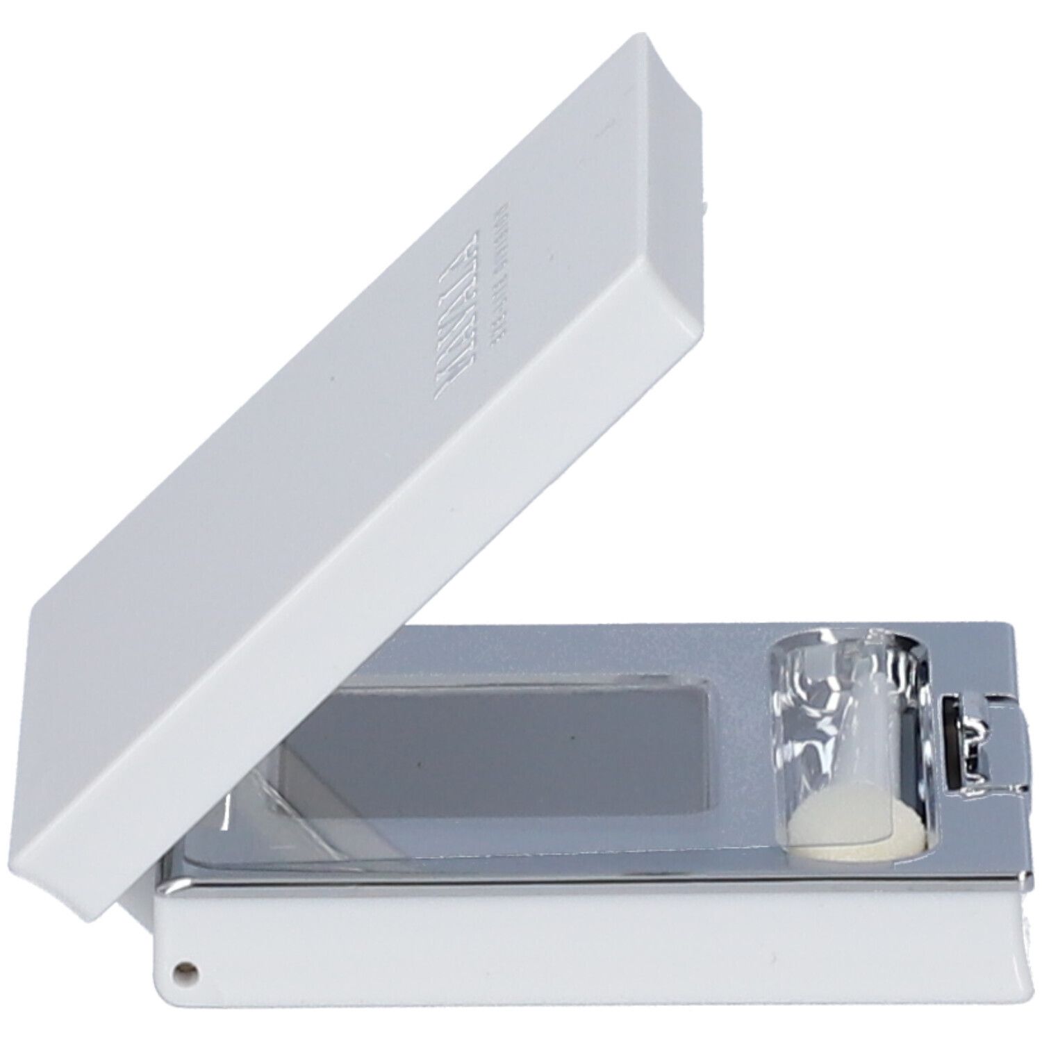 Boîtier de fard à paupières blanc ouvert, avec miroir, applicateur et fard à paupières.