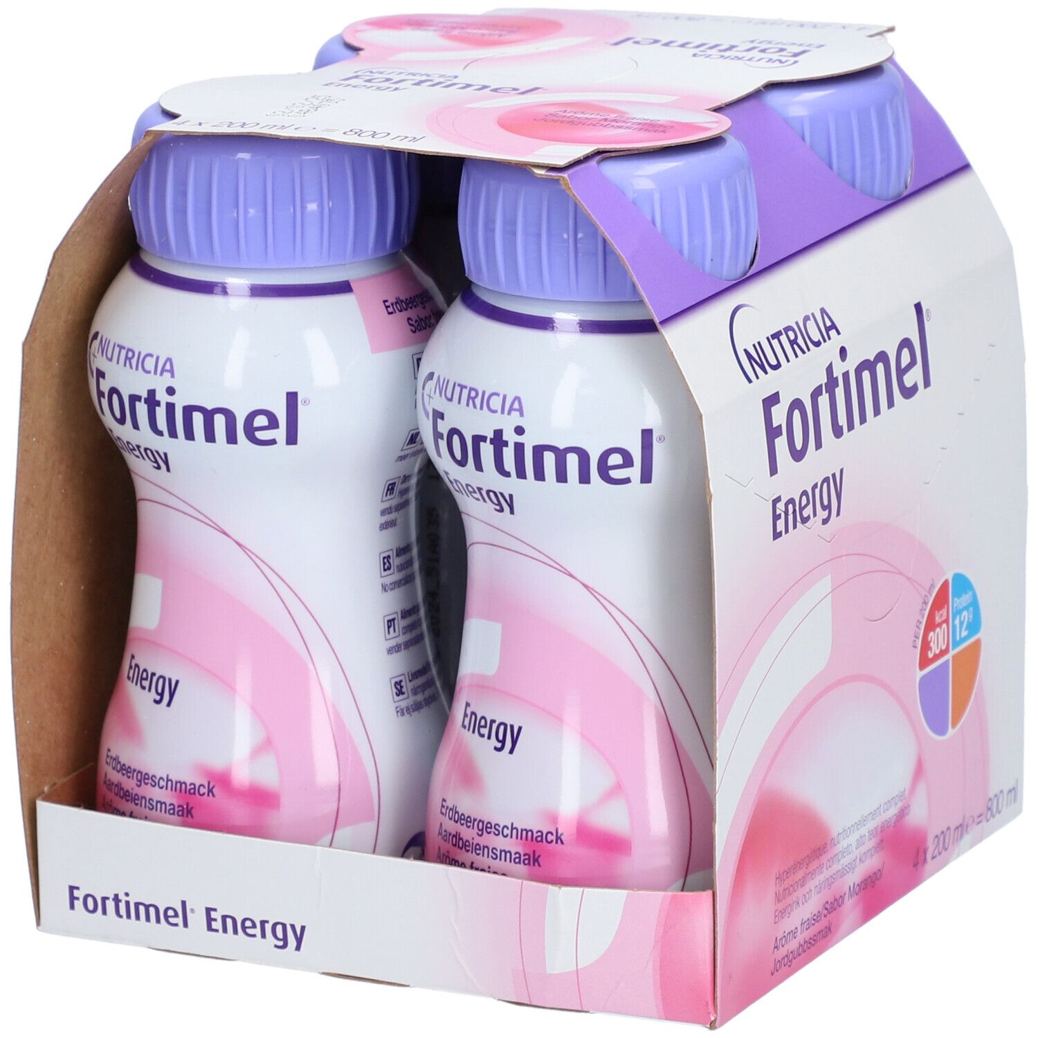 Emballage de quatre bouteilles Fortimel Energy. Inscription: Nutricia, Energy, 300 kcal, 12g protéines. Saveur: Fraise. Bouteilles en carton.
