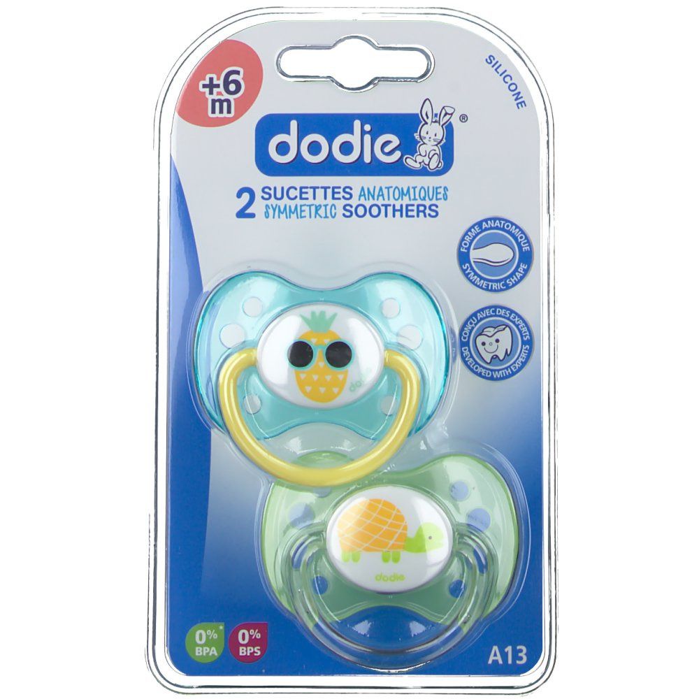 Deux sucettes Dodie dans un emballage. Motifs fruits, bleu clair et vert clair. +6 mois. Silicone.