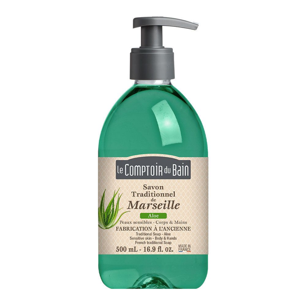 Savon liquide vert avec pompe. Inscription: Le Comptoir du Bain, Savon Traditionnel de Marseille Aloe. 500 ml.