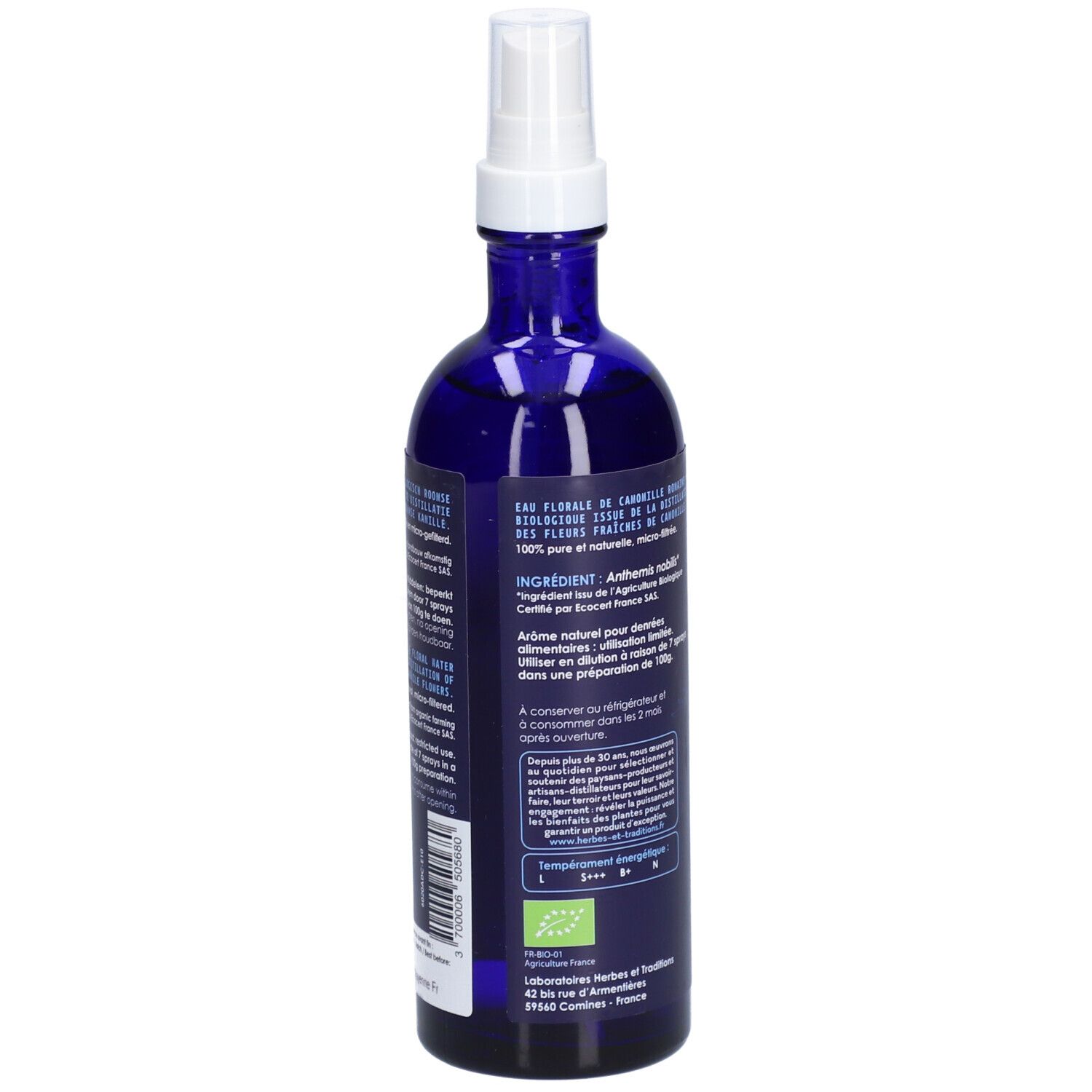 Vue arrière d'un flacon en verre bleu avec vaporisateur blanc. Texte avec ingrédients et certification Bio.