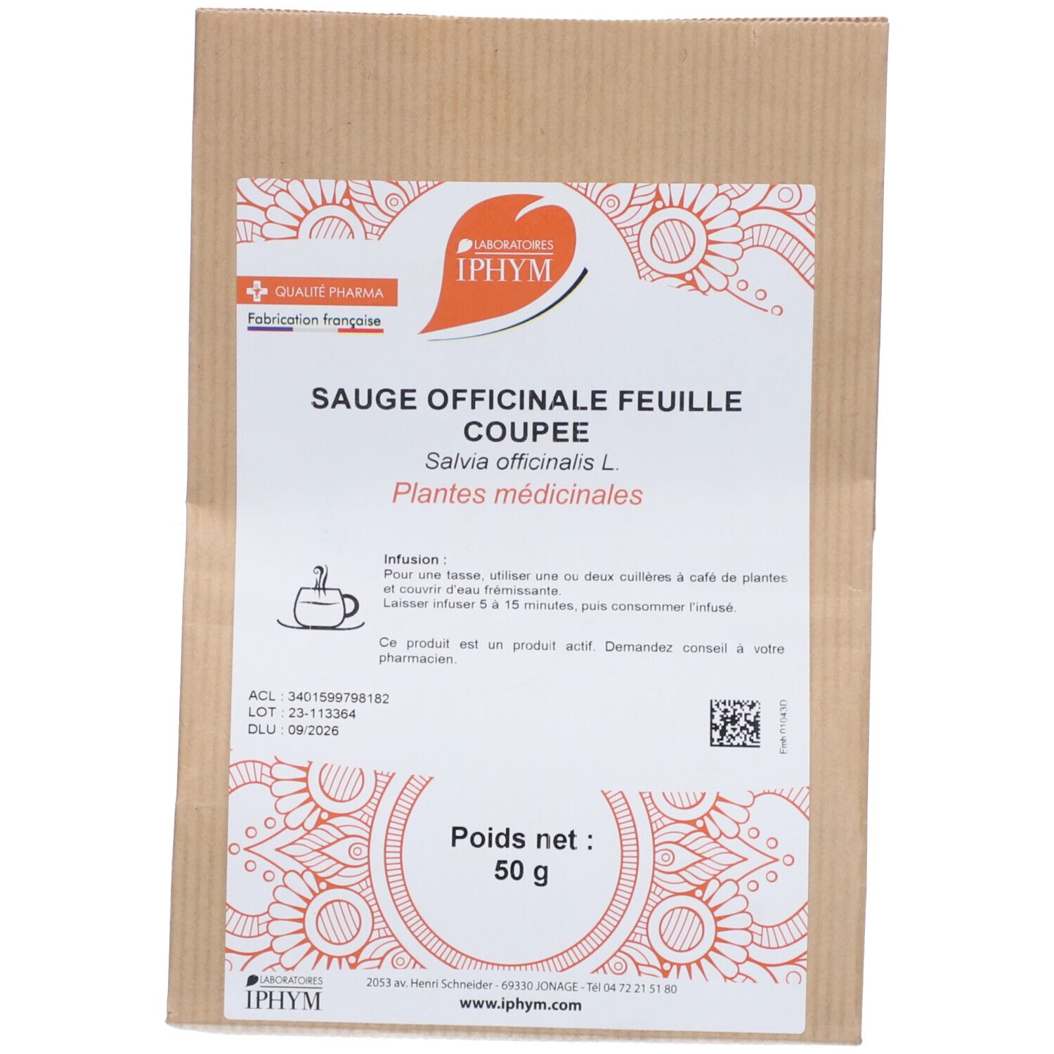 Sachet de plantes coupées. Inscription: Sauge officinale feuille coupée. Marque IPHYM. Poids net: 50 g.